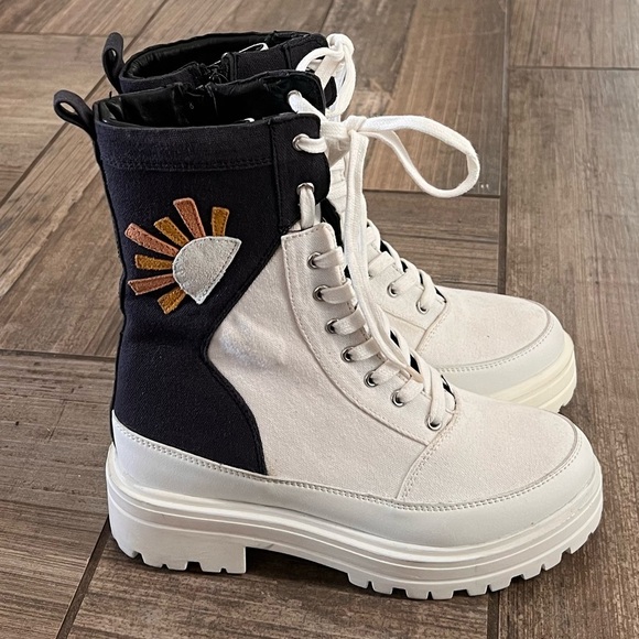 Free People Feels Good To Be Lost Lug Festival Boots size 6 - Picture 7 of 12